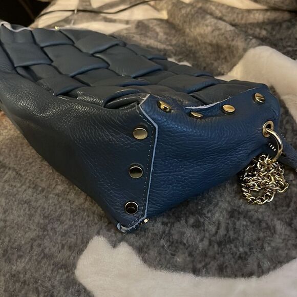 Valentina Fiore blue weave gold stud chain Italian leather shoulder bag - Picture 5 of 12